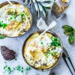 CARROT CAKE SMOOTHIE BOWL